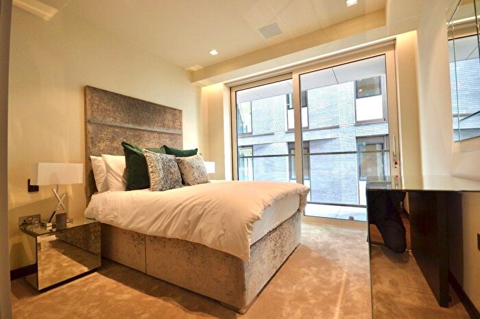 2 Bedroom Flat To Rent In Sandringham House, Duchess Walk, London, SE1