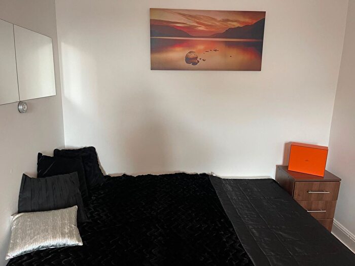 1 Bedroom Flat To Rent In Chapel Street, Halton, Leeds, LS15