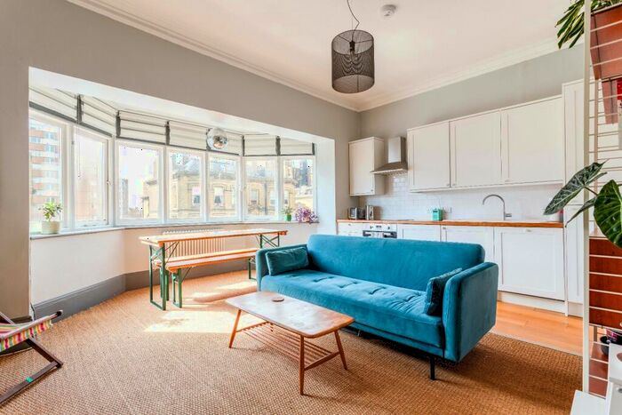 1 Bedroom Apartment To Rent In Second Avenue, Hove, BN3