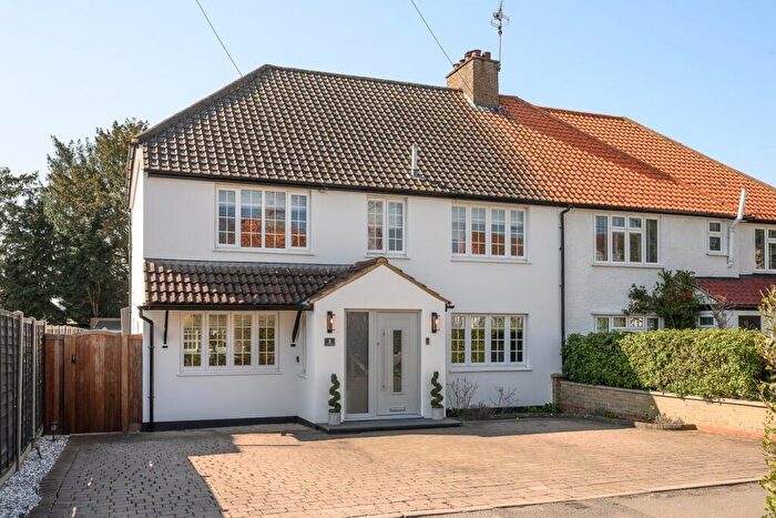 5 Bedroom Semi Detached House For Sale In Tilt Close, Cobham, KT11