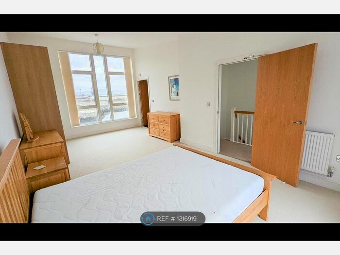 5 Bedroom Terraced House To Rent In Marina Villas, Maritime Quarter, Swansea, SA1