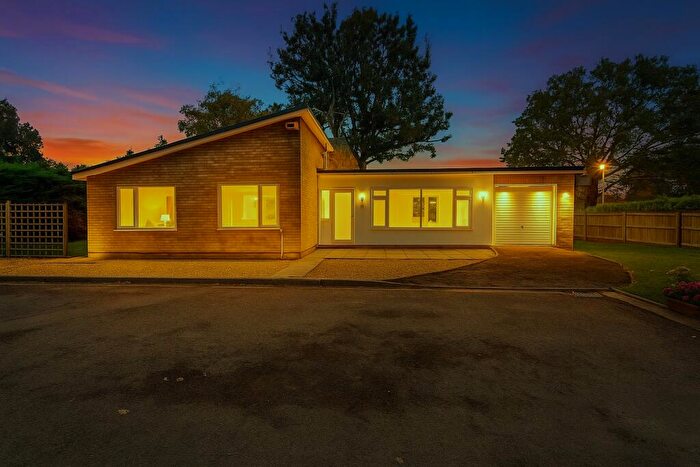 3 Bedroom Bungalow To Rent In Abbots Close, Hemingford Abbots, St Ives, PE28