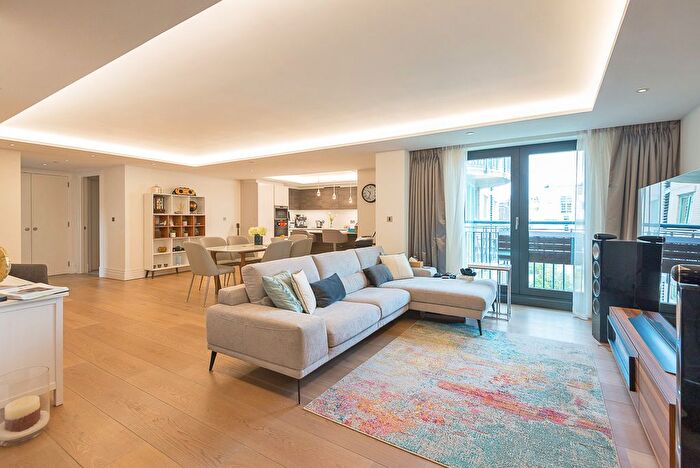 3 Bedroom Flat To Rent In Compass House, Kensington Gardens Square, Bayswater, Hyde Park, W2