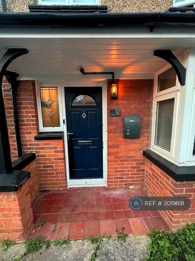 4 Bedroom Semi-Detached House To Rent In St. Ronans Road, Reading, RG30