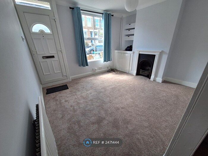 2 Bedroom Terraced House To Rent In Borough Hill, Croydon, CR0