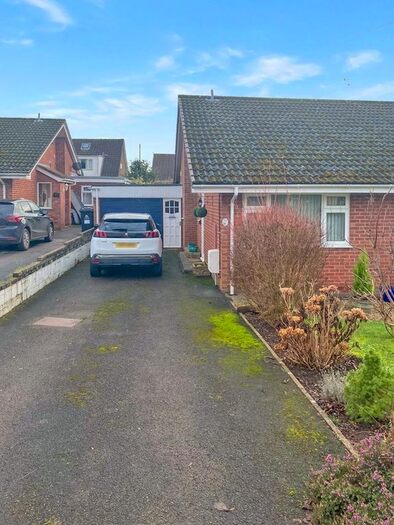 2 Bedroom Bungalow To Rent In Lancaster Drive, Lydney, GL15