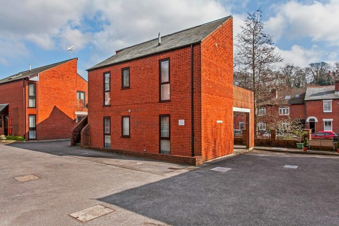 2 Bedroom Flat To Rent In Itchen Court, Eastgate Street, Winchester, SO23