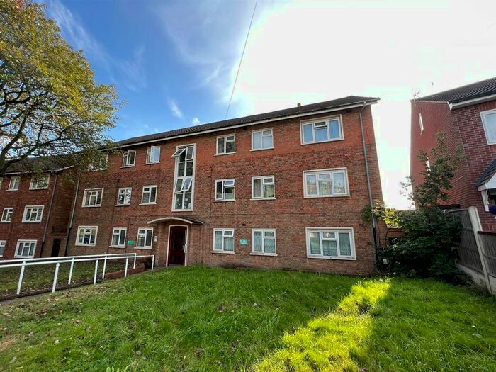 3 Bedroom Flat To Rent In Wychwood Crescent, Sheldon, Birmingham, B26