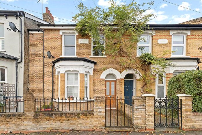 2 Bedroom Flat For Sale In Fraser Road, Walthamstow, London, E17