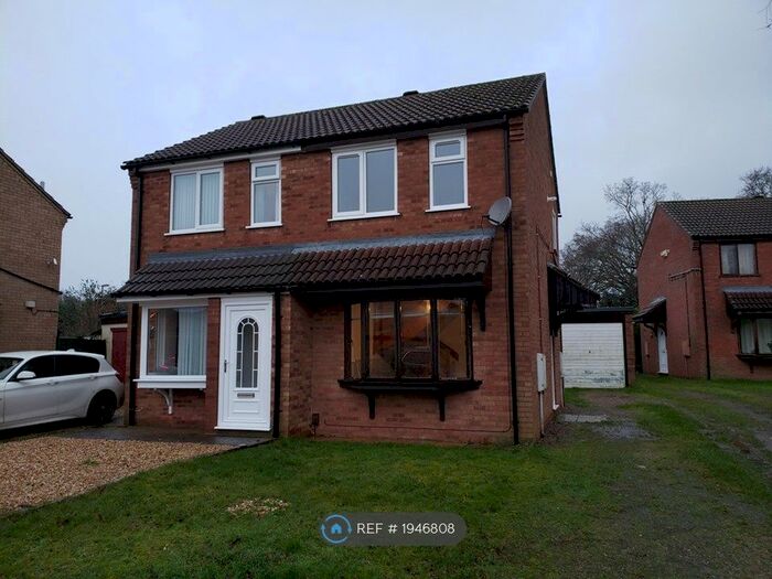 2 Bedroom Semi-Detached House To Rent In Stenigot Close, Lincoln, LN6