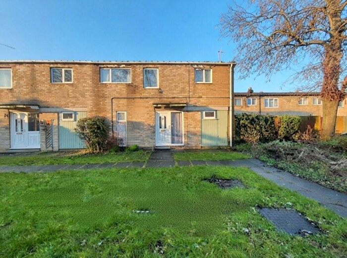 3 Bedroom Semi Detached House For Sale In Holdfield, Peterborough, PE3