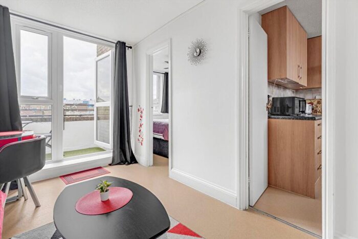 1 Bedroom Flat For Sale In Burr Close, London, E1W