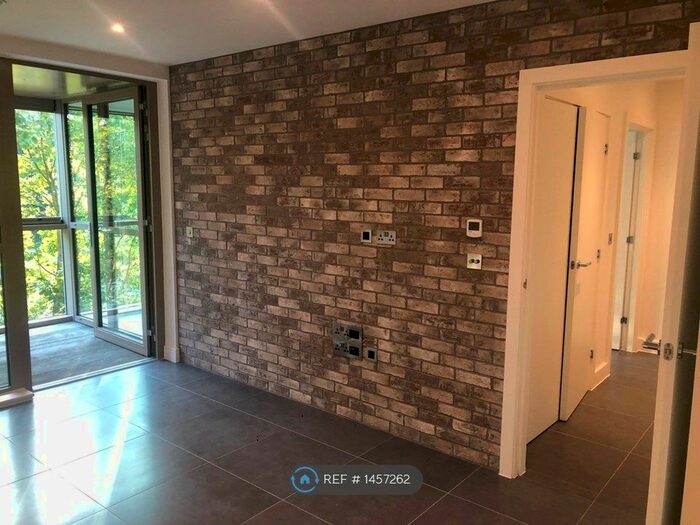 2 Bedroom Flat To Rent In White Post Lane, London, E9