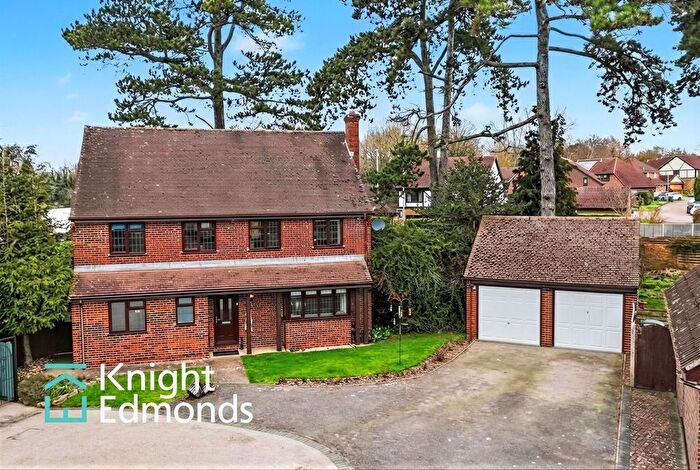 5 Bedroom Detached House For Sale In Franklin Drive, Weavering, Maidstone, ME14