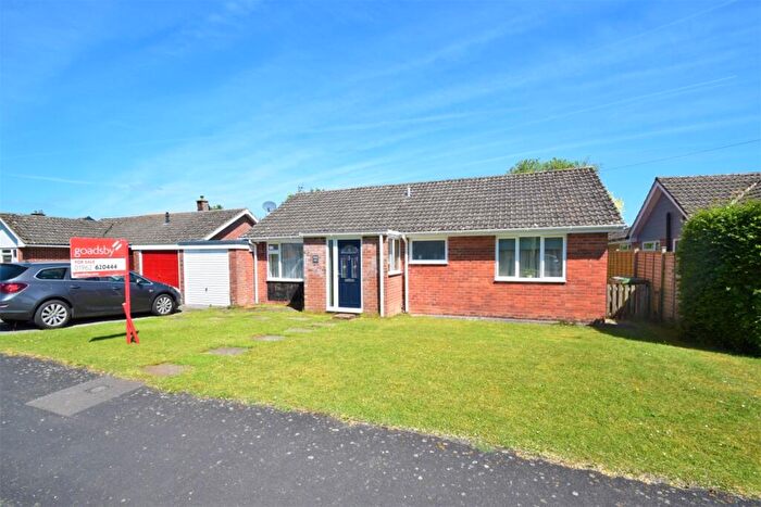 3 Bedroom Bungalow For Sale In South Wonston, SO21