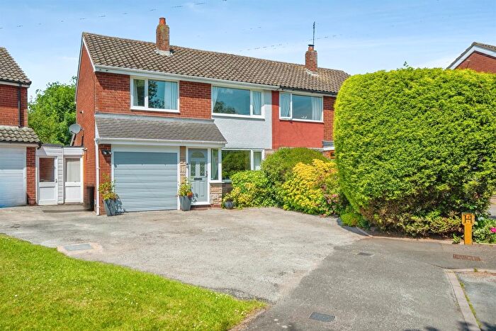 3 Bedroom Semi-Detached House For Sale In Thornes Croft, Stonnall, WS9