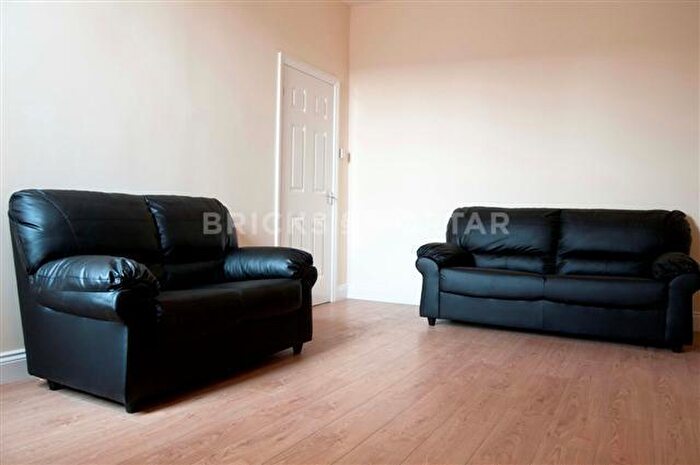 3 Bedroom Flat To Rent In (£.pppw) Tosson Terrace, Heaton, Newcastle Upon Tyne, NE6