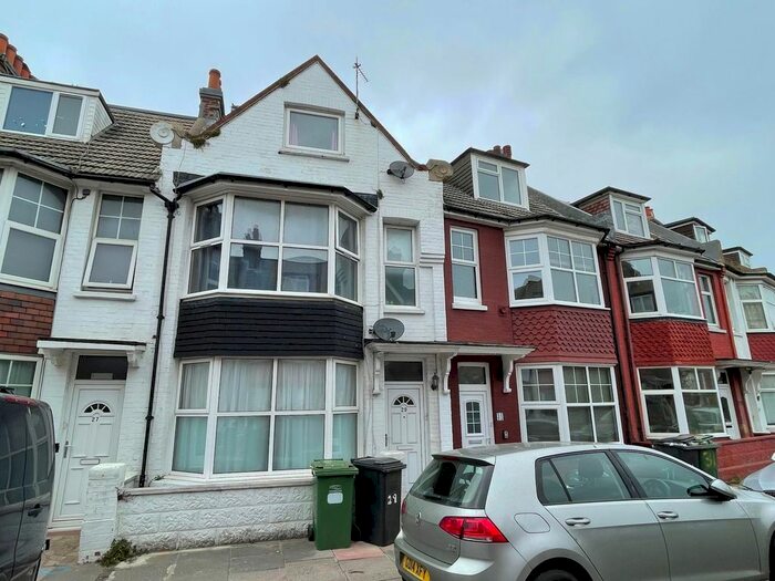 1 Bedroom Flat To Rent In Willowfield Road, Eastbourne, BN22