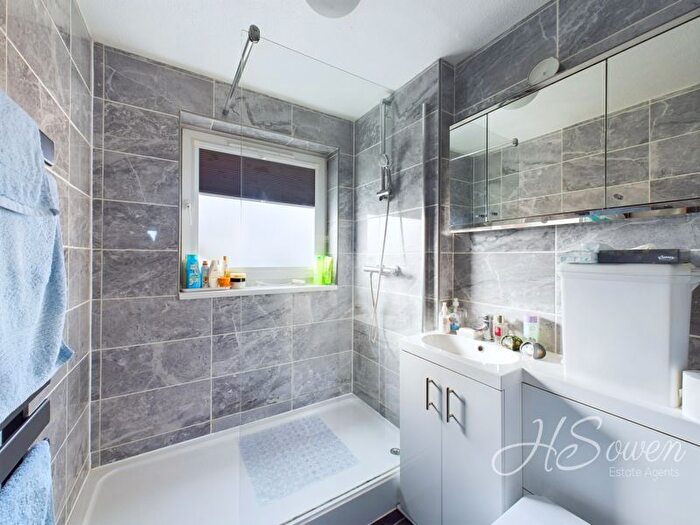 2 Bedroom Flat For Sale In Langstone Close, Torquay, TQ1