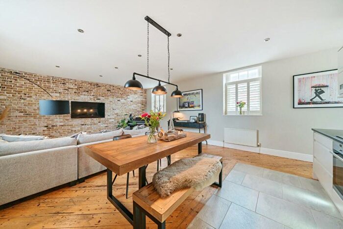 2 Bedroom Flat For Sale In Eton Square, Eton, Windsor, SL4