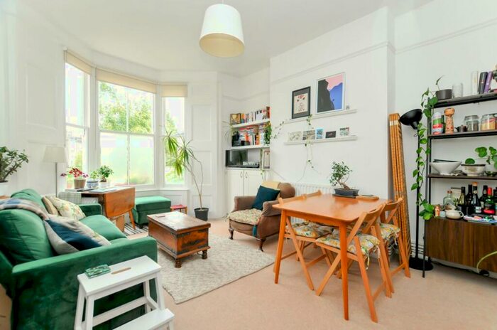 1 Bedroom Flat To Rent In Maury Road, Stoke Newington, N16