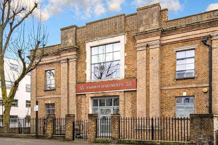 1 Bedroom Apartment For Sale In Grafton Road, Kentish Town, NW5