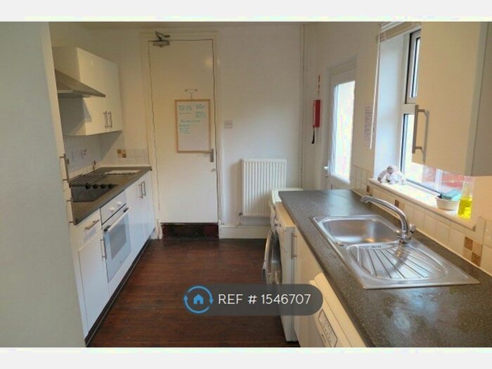 5 Bedroom Semi-Detached House To Rent In Priory Road, Southampton, SO17