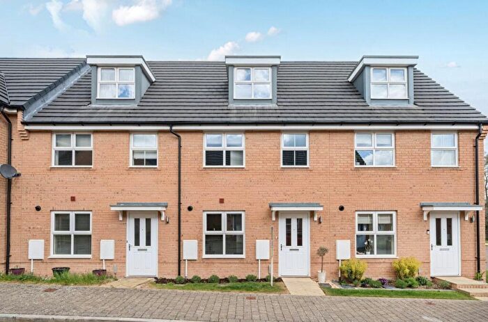 3 Bedroom Town House For Sale In Draper Close, Andover, SP11