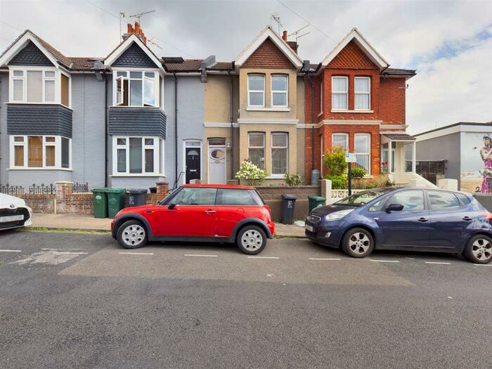 3 Bedroom Terraced House To Rent In Shanklin Road, Brighton, BN2