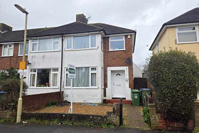 3 Bedroom End Of Terrace House For Sale In Beaconsfield Road, Fareham, PO16
