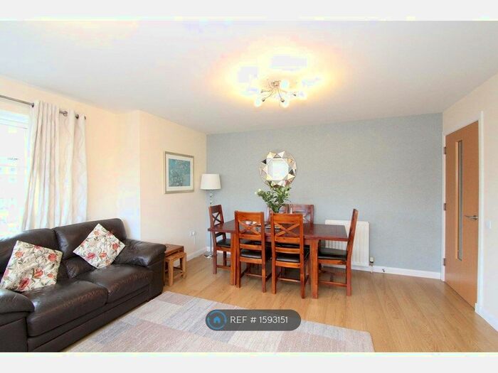 3 Bedroom Flat To Rent In Tailor Place, Aberdeen, AB24