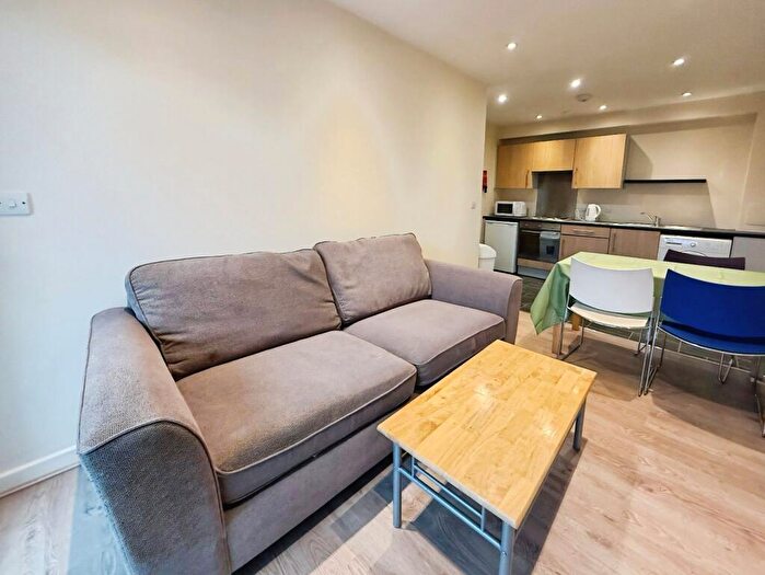 2 Bedroom Flat To Rent In Wilbraham Road, Manchester, Greater Manchester, M14