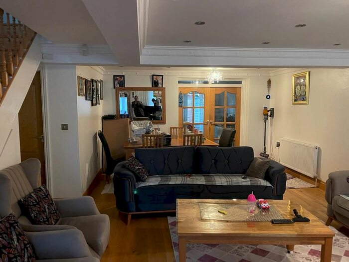 4 Bedroom Terraced House To Rent In Brettenham Road, London, N18