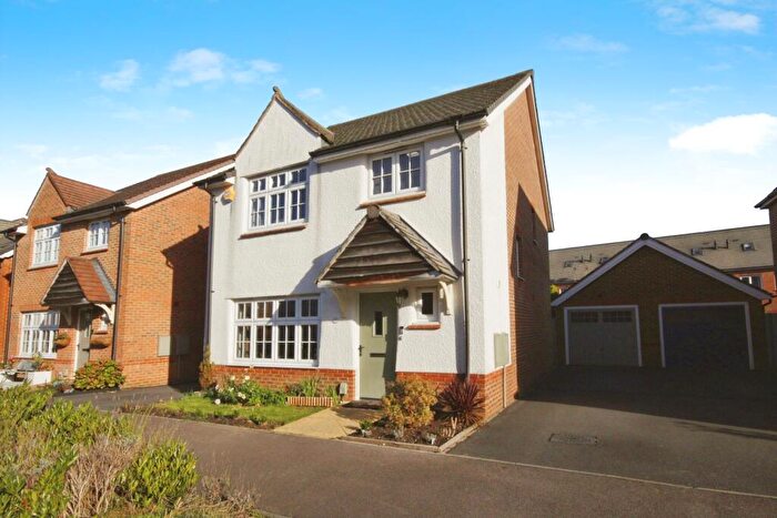 4 Bedroom Detached House To Rent In Goldcrest Road, Bracknell, RG12