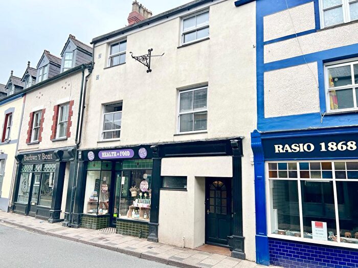 2 Bedroom Apartment For Sale In Denbigh Street, Llanrwst, LL26