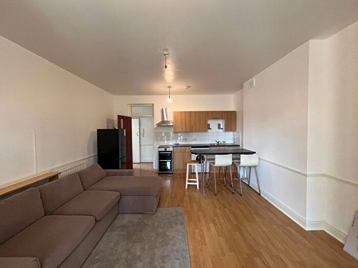 1 Bedroom Flat To Rent In Cazenove Road, London, N16
