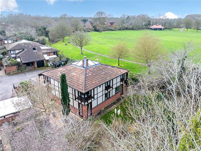 4 Bedroom Detached House For Sale In Cottisford Crescent, Marsh Drive, Great Linford, Milton Keynes, MK14