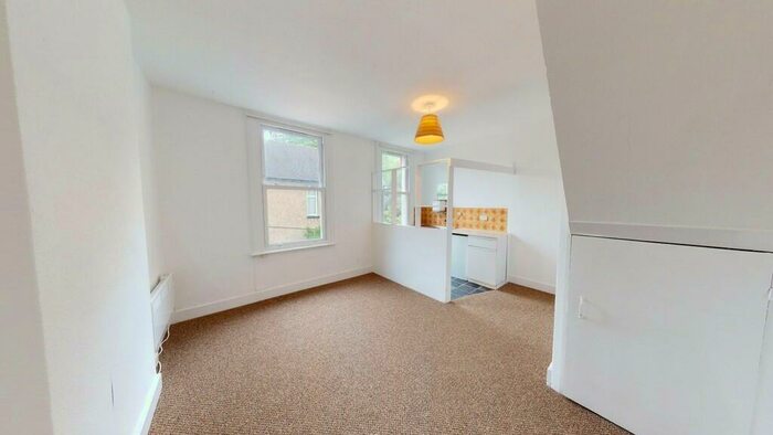 Studio To Rent In Grosvenor Avenue, Carshalton, SM5