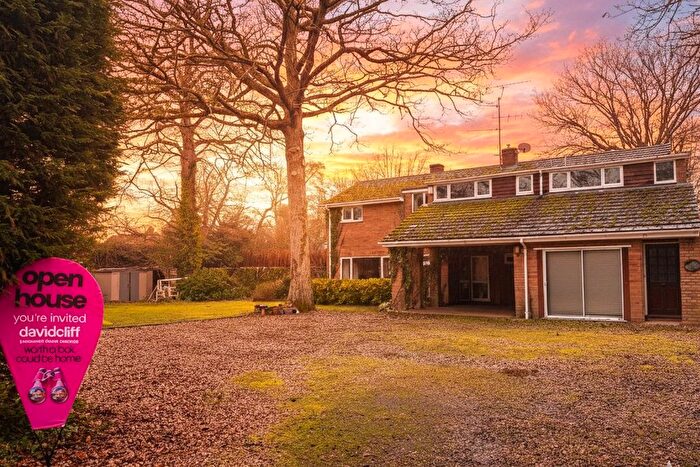 5 Bedroom Detached House For Sale In Loves Wood, Mortimer Common, Reading, Berkshire, RG7