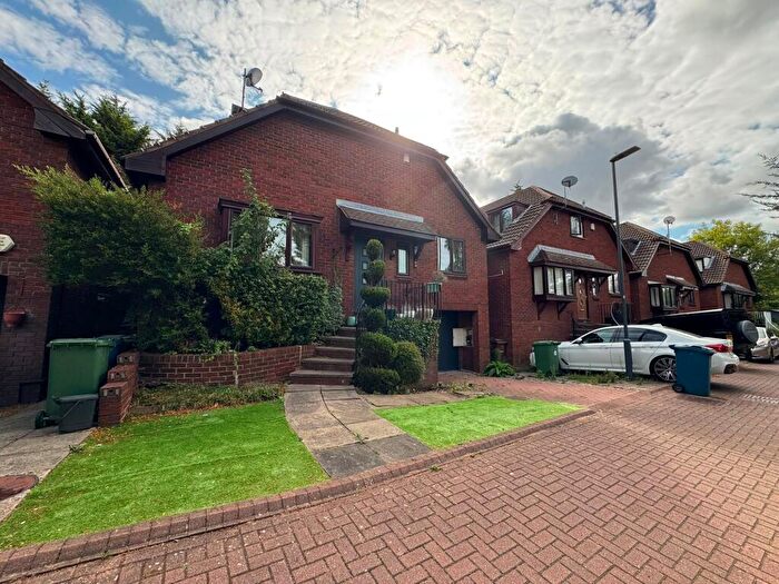 3 Bedroom Detached House For Sale In Kingston Place, Harrow, HA3
