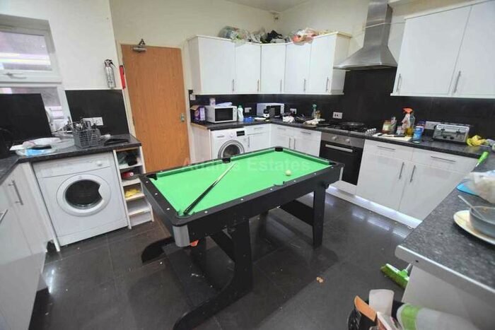 5 Bedroom Terraced House To Rent In London Road, Reading, RG1