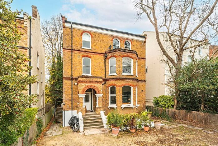 1 Bedroom Flat For Sale In Ewell Road, Surbiton, KT6