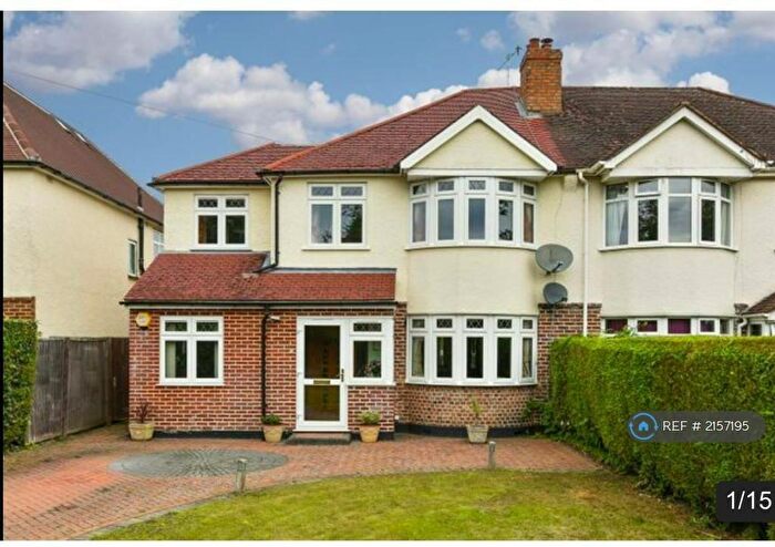 4 Bedroom Detached House To Rent In Lodge Lane, Redhill, RH1