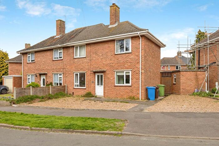 4 Bedroom Semi-Detached House For Sale In Buckingham Road, Norwich, NR4