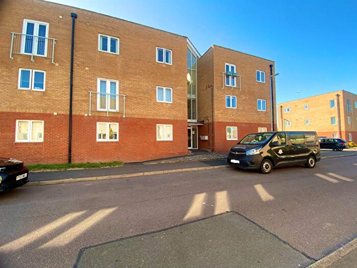 2 Bedroom Apartment For Sale In Treeway, Chatteris, PE16