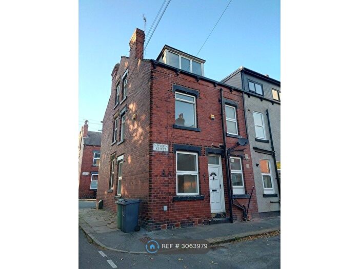 2 Bedroom End Terrace House To Rent In Hayleigh St, Leeds, LS13