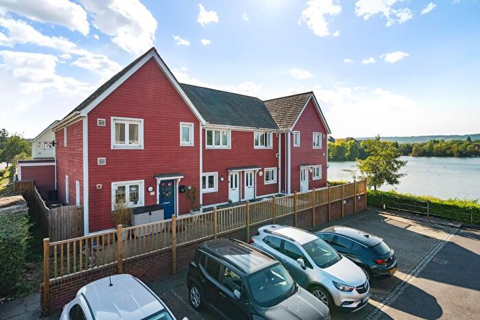 4 Bedroom End Of Terrace House For Sale In New Hythe Lane, Larkfield, ME20