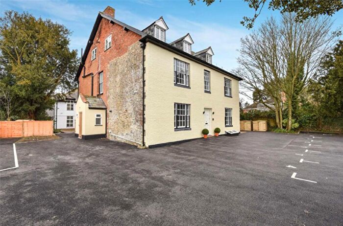 2 Bedroom Flat For Sale In Church Road, Wanborough, Swindon, SN4