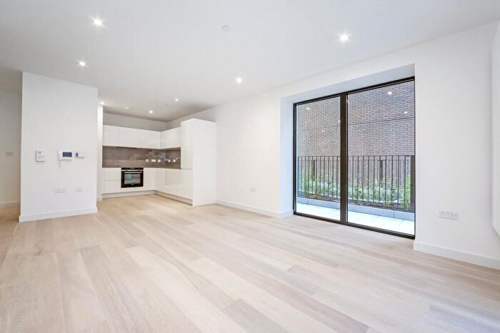 2 Bedroom Apartment To Rent In Shipwright Street, London, E16