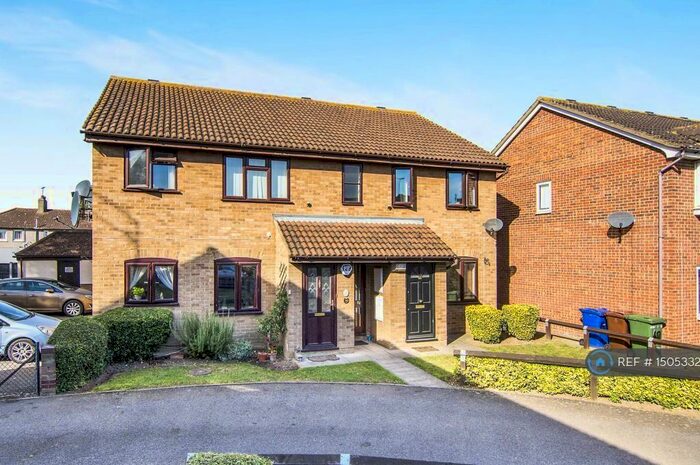 1 Bedroom Flat To Rent In Burns Place, Tilbury, RM18